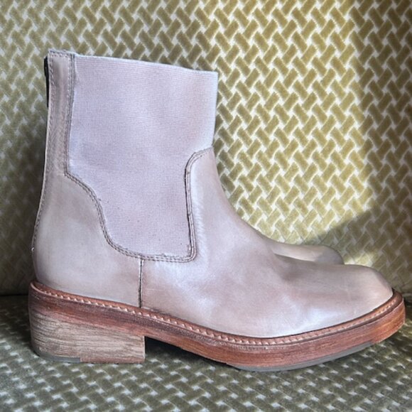 FREE PEOPLE Arlo Santa Fe Lush Natural Tan Elastic Croc Chelsea Boots - Picture 7 of 16